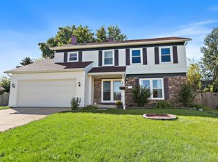 14 Woodridge Ln, Streamwood, IL 60107