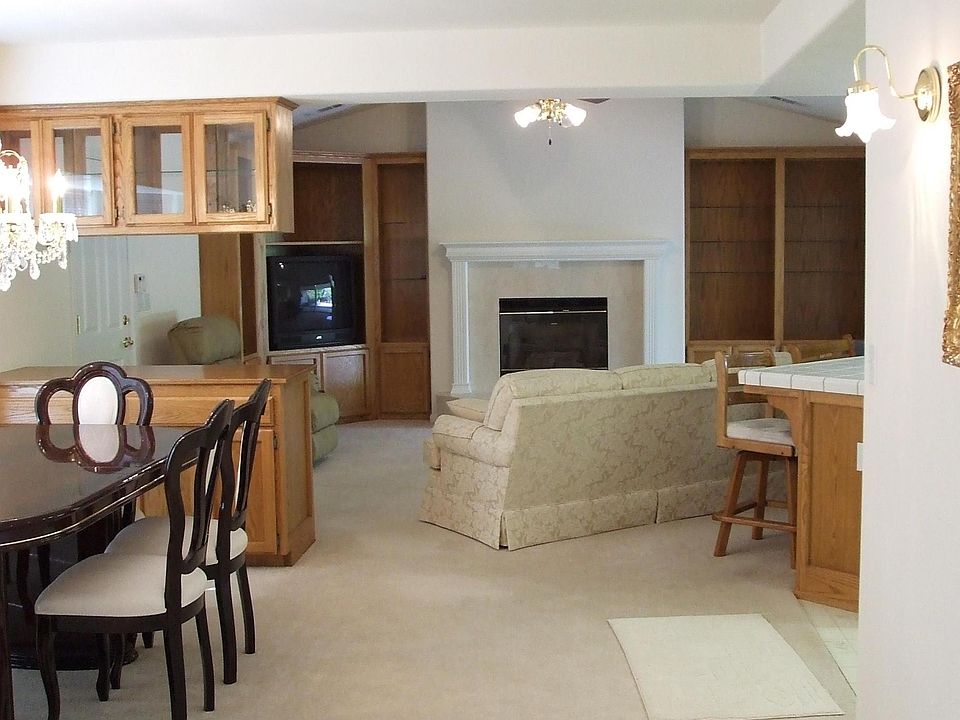 2nd image of 585 Reddington Dr
