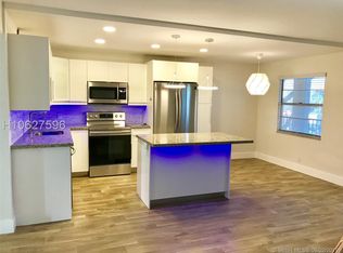 300 SW 134th Way APT E210, Pembroke Pines, FL 33027