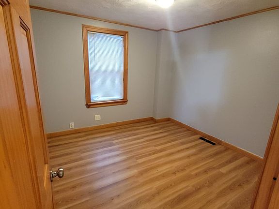 4th image of 139 Archambault Ave Floor 1