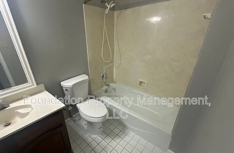 8559 Chippingham Dr — Photo 24