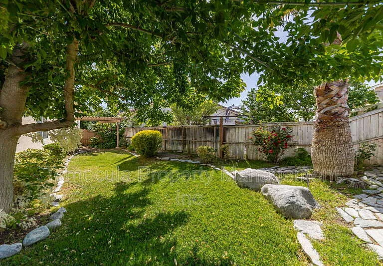 26440 Saint Ives Ct — Photo 16