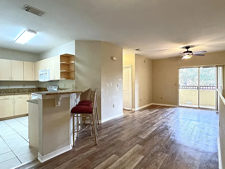 104 SW Peacock Blvd #204 — Photo 8