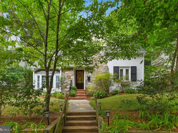 6020 Broad St, Bethesda, MD 20816