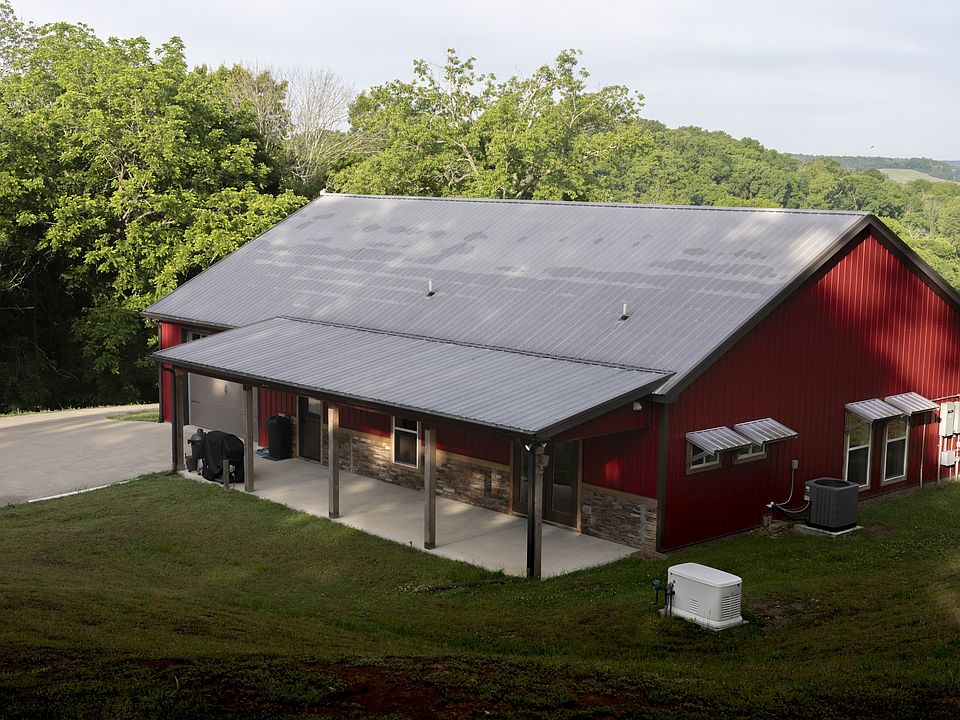 16th image of 3210 Morel Rd