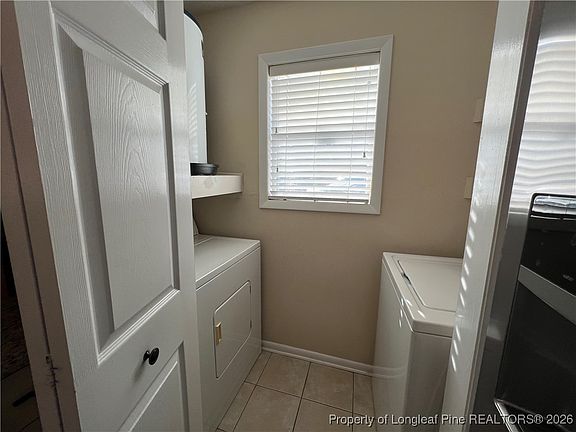 5th image of 1006 Brookhollow Dr APT 1