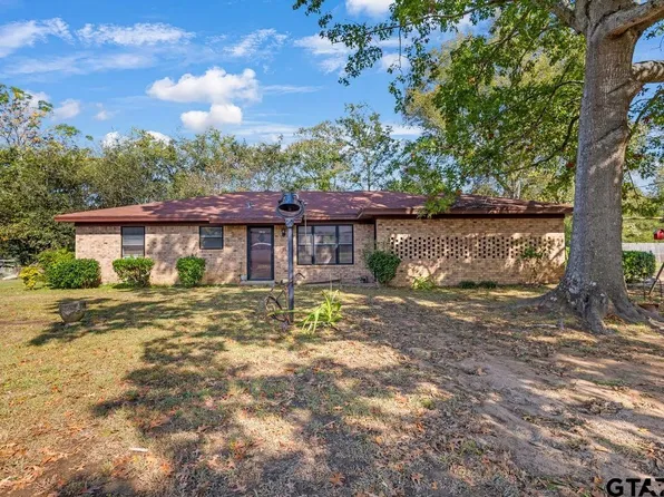 203 Parker St, Arp, TX 75750