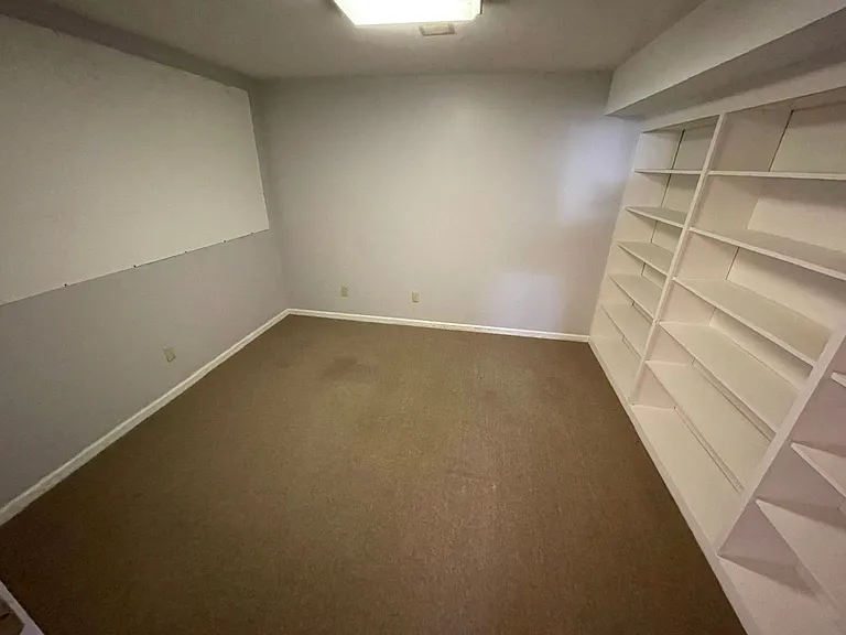 111 Pleasureville Rd — Photo 14