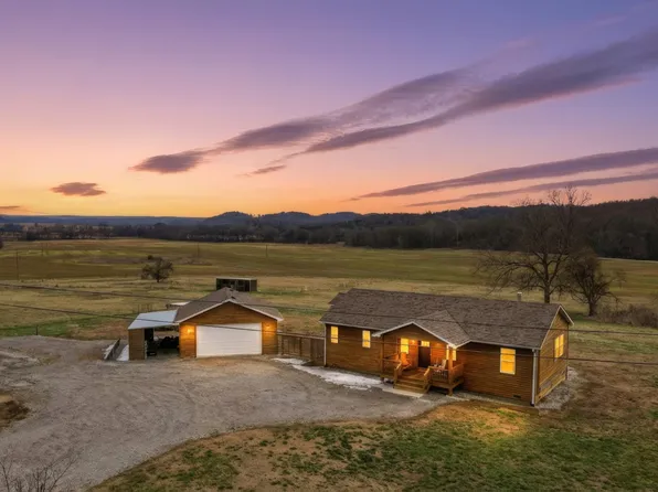 1081 Donahue Rd, Pulaski, TN 38478