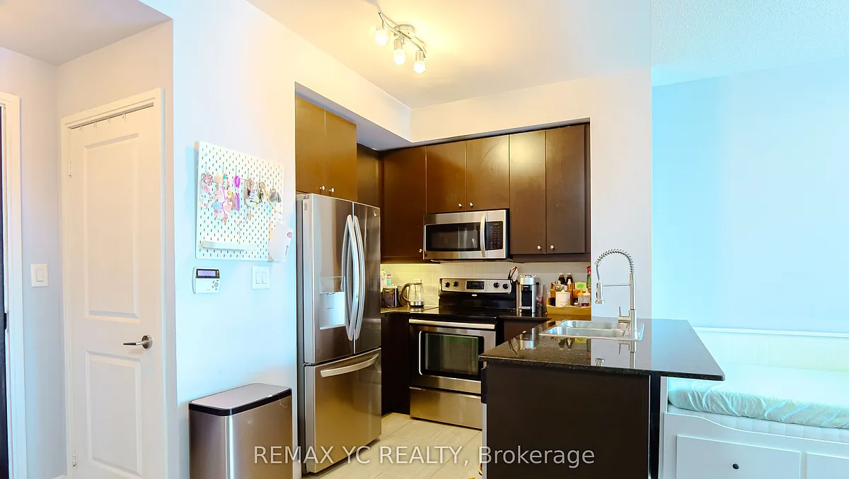 Building Photo - 50 Absolute Ave #1809