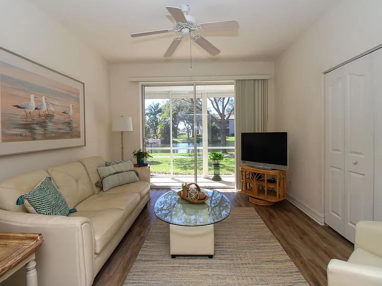 600 Diamond Cir #607 — Photo 34