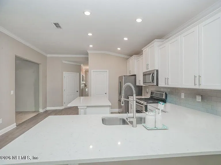 65 Creekmore Dr — Photo 10