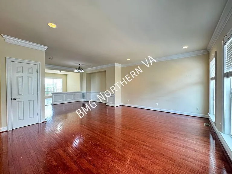 20647 Erskine Ter — Photo 4