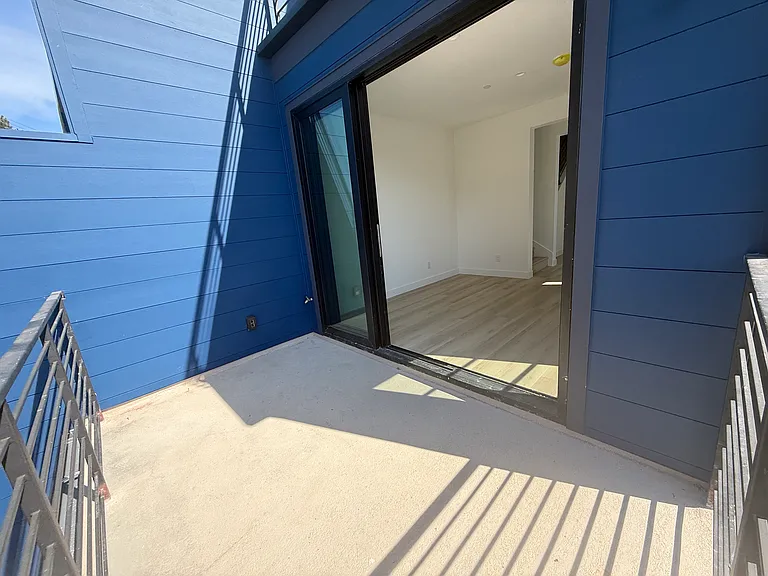 Private balcony off downstairs bedroom/office