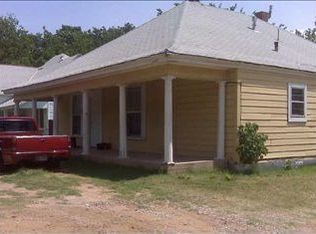 720 N Anglin St, Cleburne, TX 76031