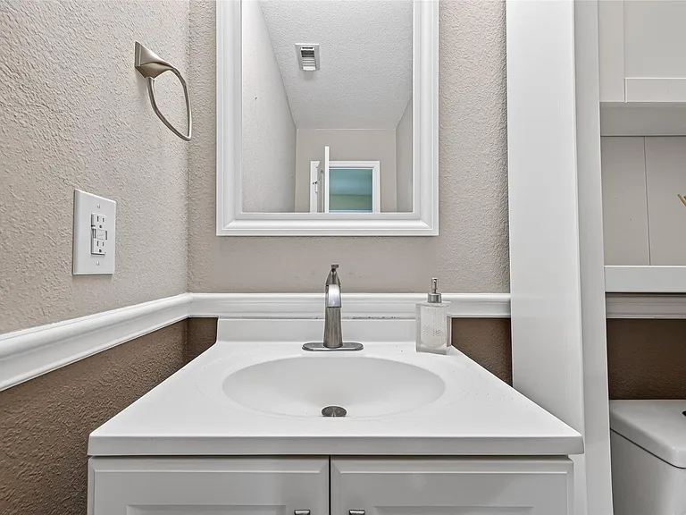 3934 Brook Garden Ln — Photo 14
