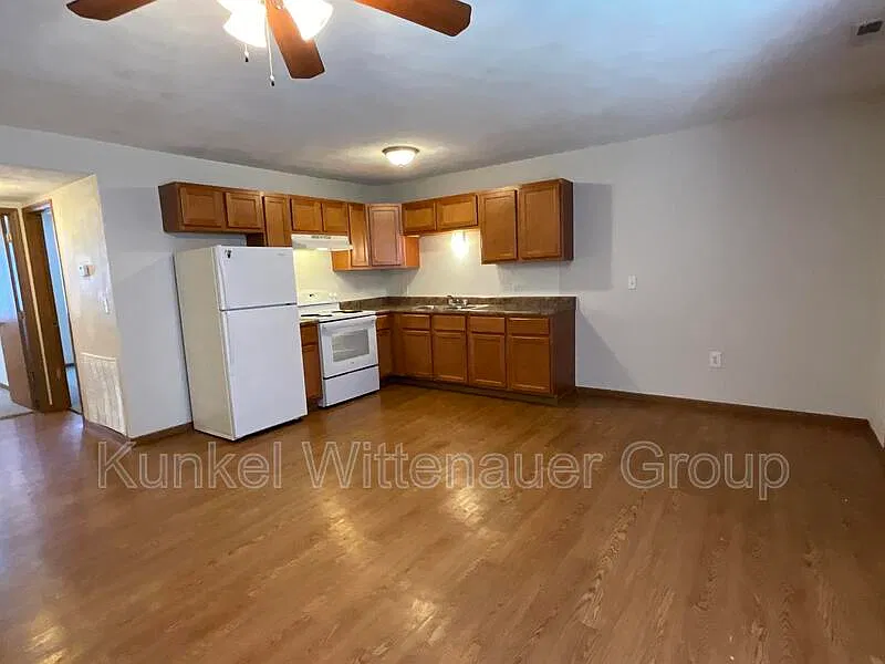 2 bed, 1.0 bath, 900 sqft, $775 — Photo 4