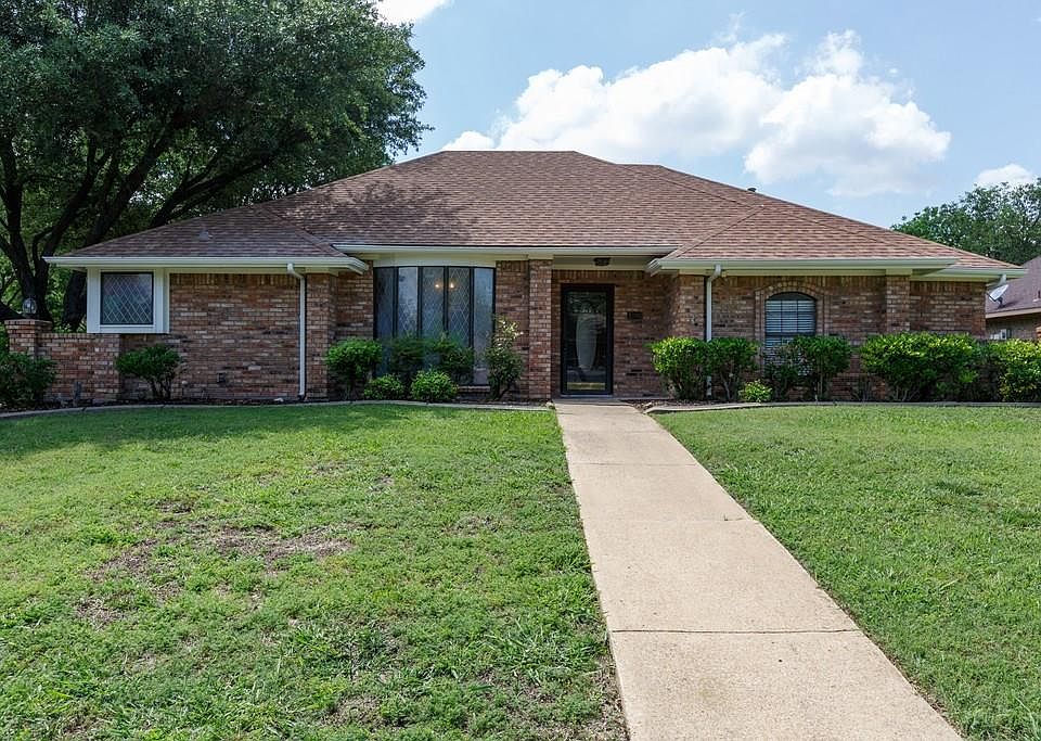 1st image of 3006 University Dr