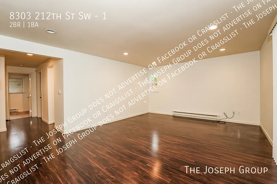 Charming 2-Bedroom home near Downtown Edmonds — Photo 3