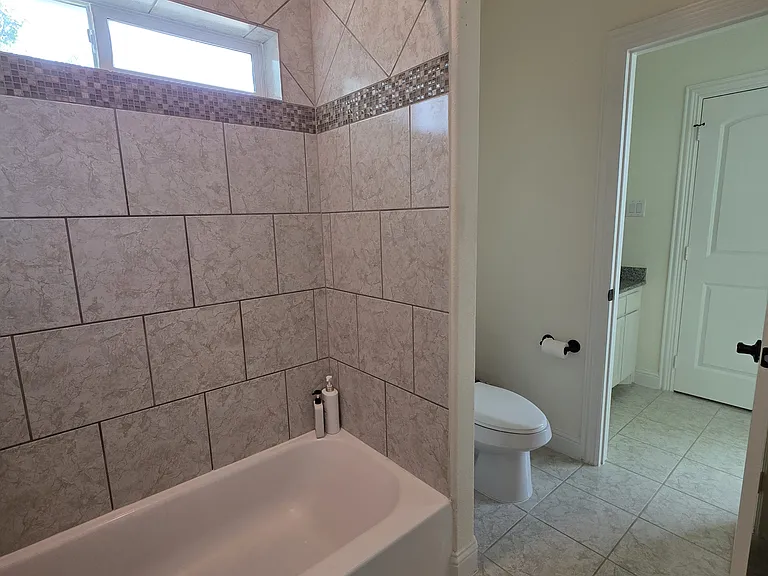 10411 Railswood Dr — Photo 23