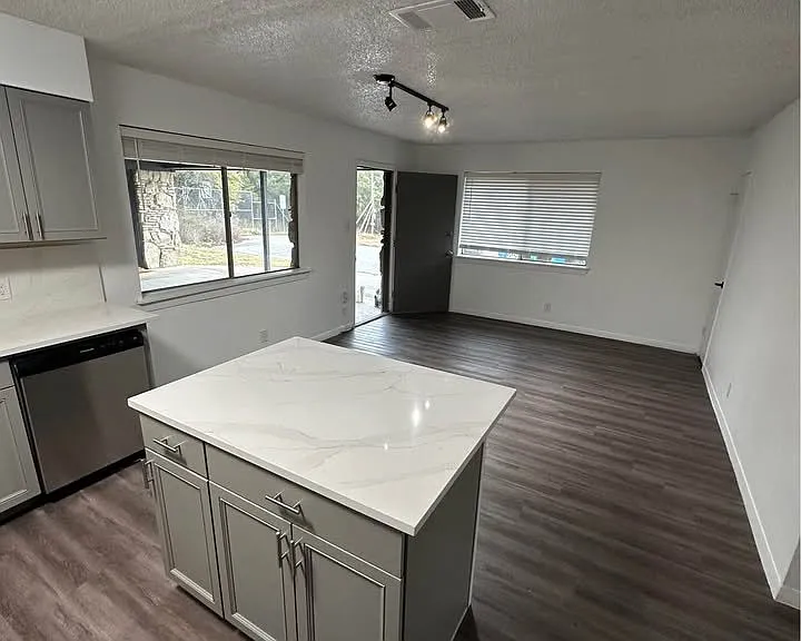 4314 Dudley Dr — Photo 2