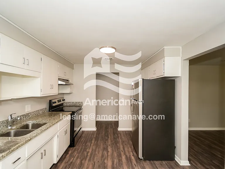 1458436_005_kitchen_5.jpg