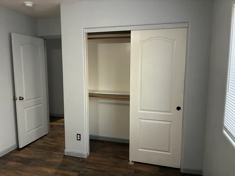 25550 W Pioneer St — Photo 14