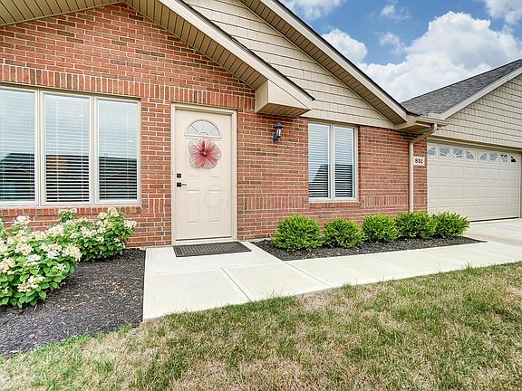 2nd image of 851 Autumn Chase Ln