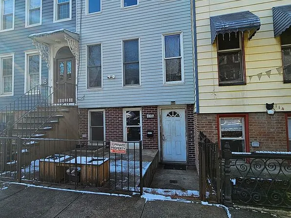 116 Hall St #1, Brooklyn, NY 11205