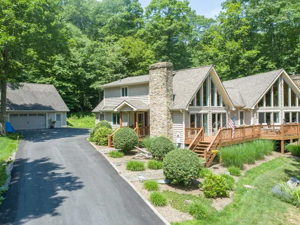 525 Lake Forest Dr, Oakland, MD 21550