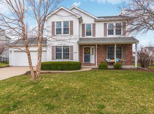 3108 Eagle Creek Dr, Bloomington, IL 61704