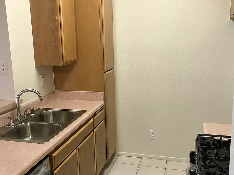 Apt.306 Kitchen