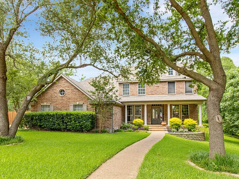 202 Stone Hollow Ct — Photo 4