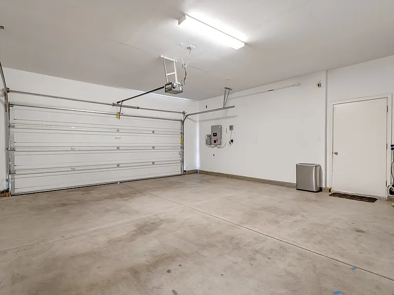 8582 N Garden Ave — Photo 26