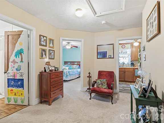 4th image of 3115 Mathis Dr