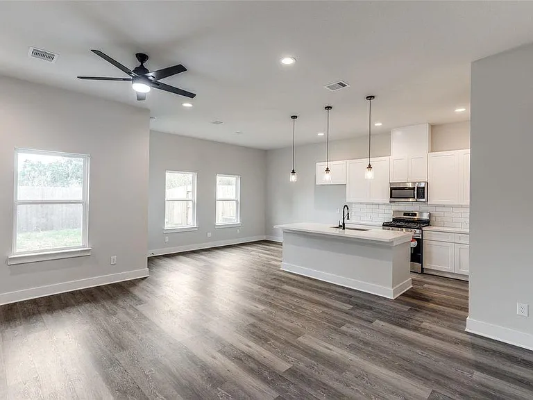 13130 Perennial Springs Dr — Photo 2