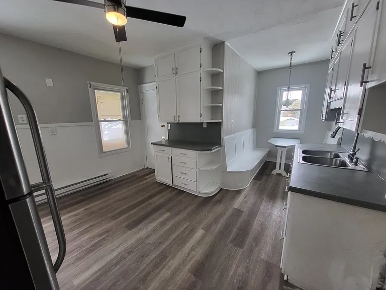 443 Beech St #2 — Photo 6