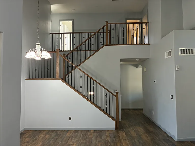 25550 W Pioneer St — Photo 7