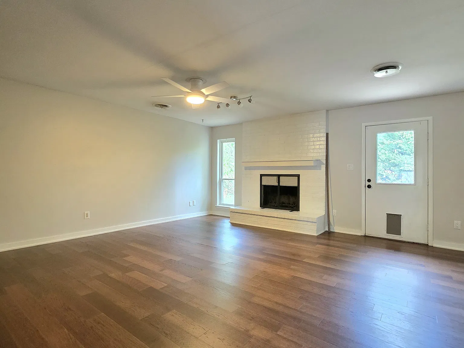 3 bed, 1499 sqft, $2,300 — Photo 4