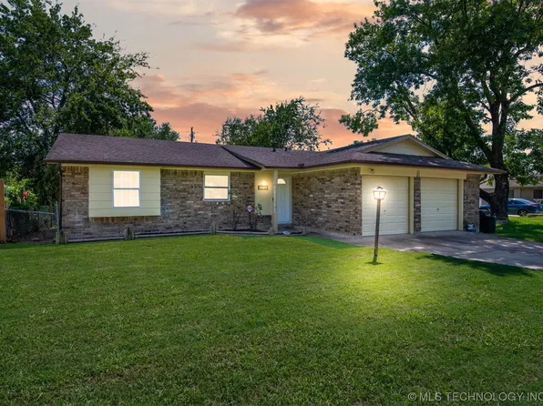 12016 E 26th St, Tulsa, OK 74129