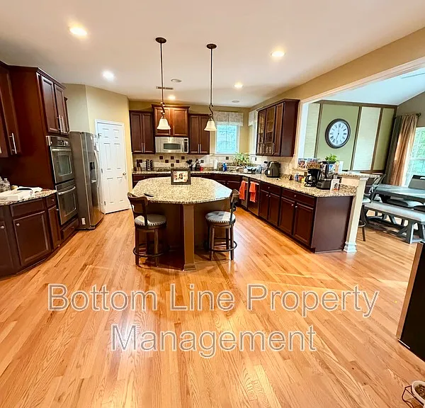 8045 Talcott Dr — Photo 14
