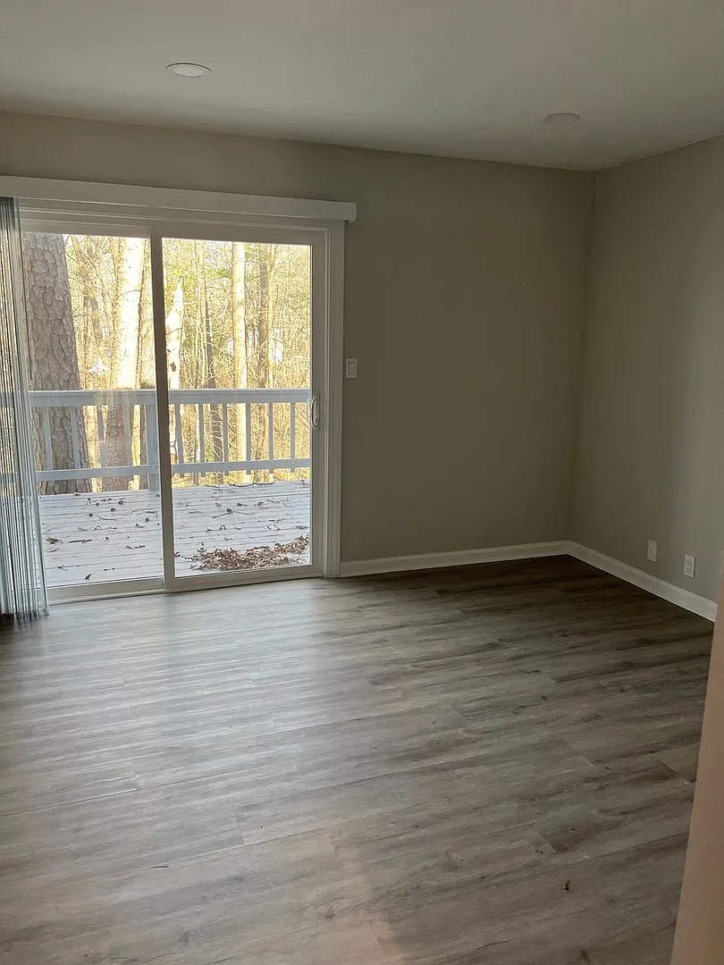 2 bedrooms and 1.5 bathrooms — Photo 4