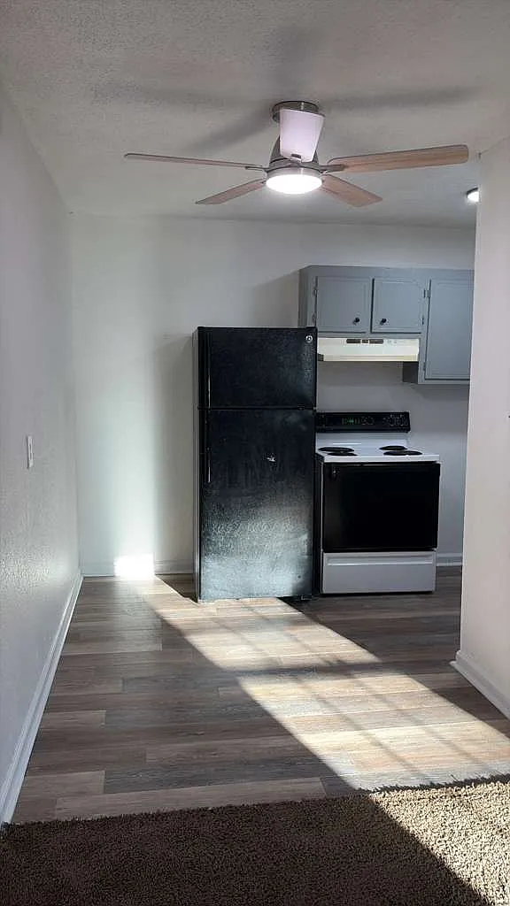 2 bed, $1,150 — Photo 2