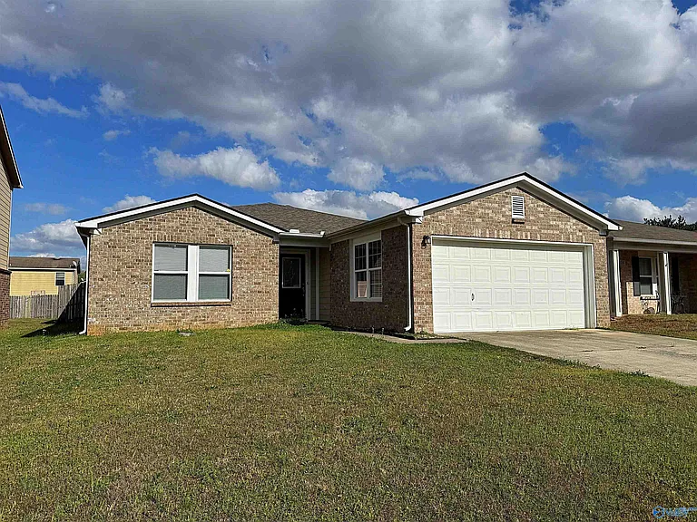 202 Sagebrook Dr — Photo 2