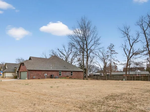 3223 Boardwalk Ct, Bartlesville, OK 74006