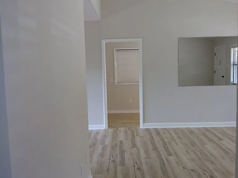 143 Edward Cir — Photo 16