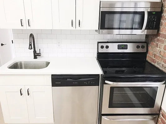 Rented by Bohemia Realty Group | media 11