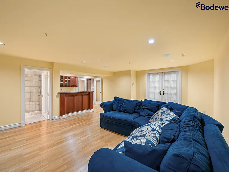 6362 Churchill St #HOUSE — Photo 19