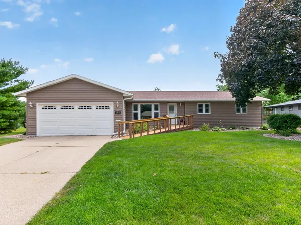 2944 Monroe Dr, Ames, IA 50010