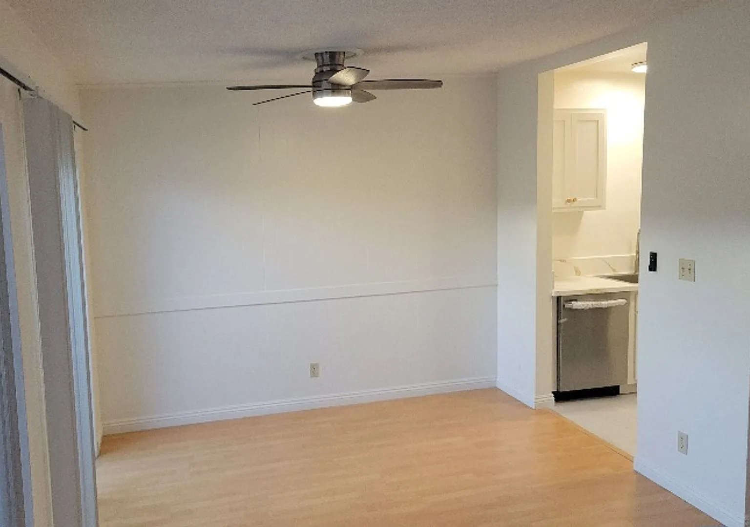 Redondo Beach Apts — Photo 2